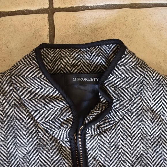 Black and White Vest - Picture 2 of 4